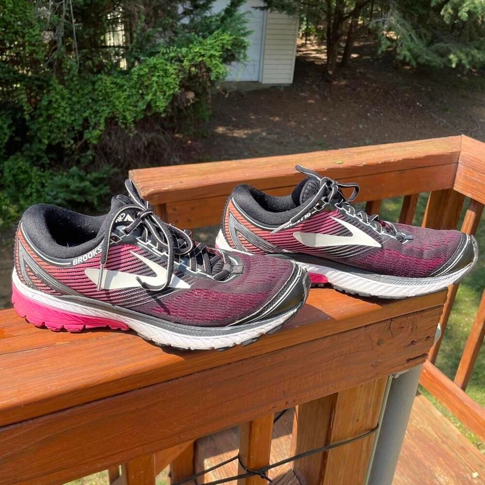 Womens 9.5 Brooks Ghost 10 Pink Black Women's Running Sneakers